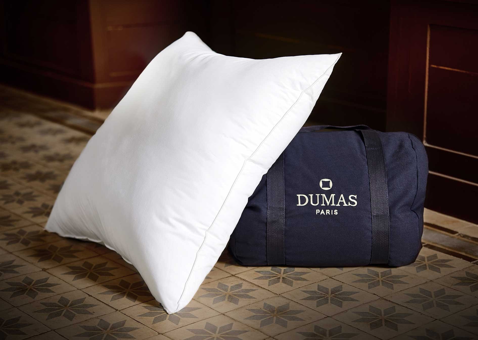 L'oreiller 65x65 de qualité Dumas est conçu avec des matières de luxe